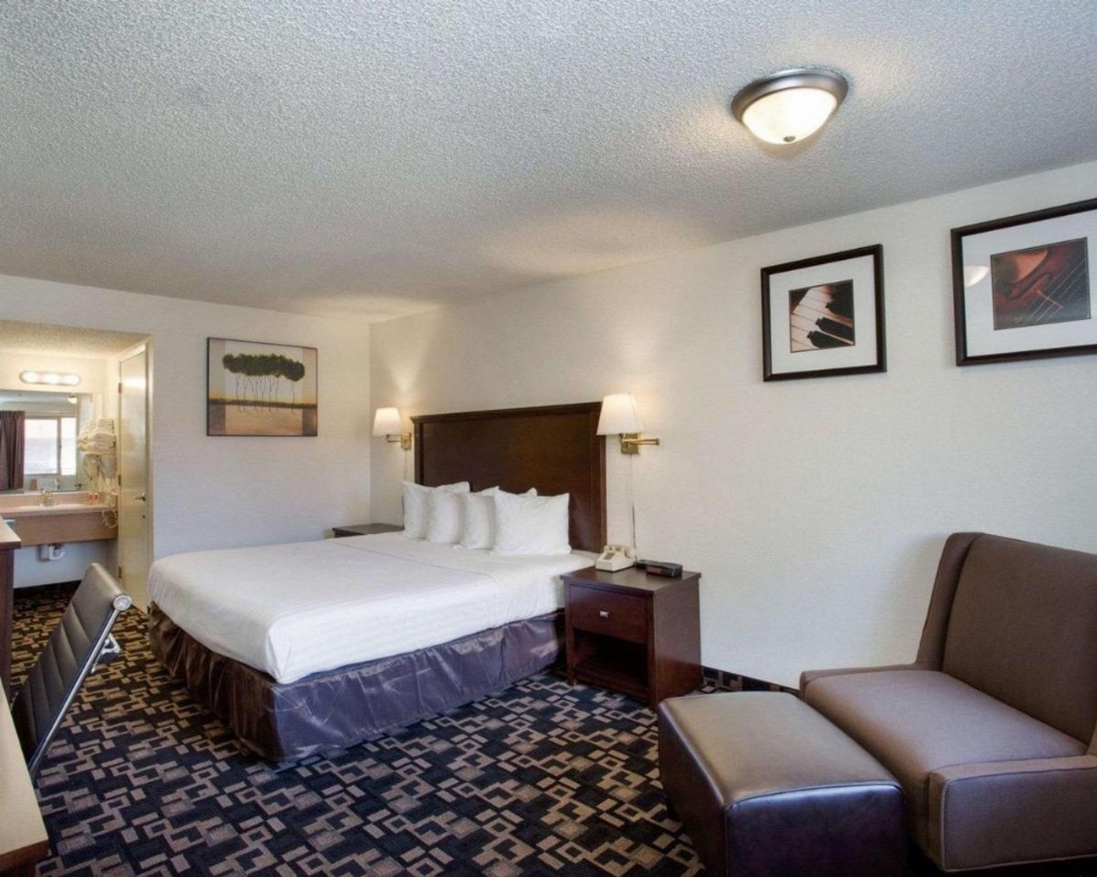MorningGlory Inn & Suites Image 15