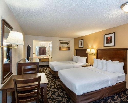 MorningGlory Inn & Suites image 17