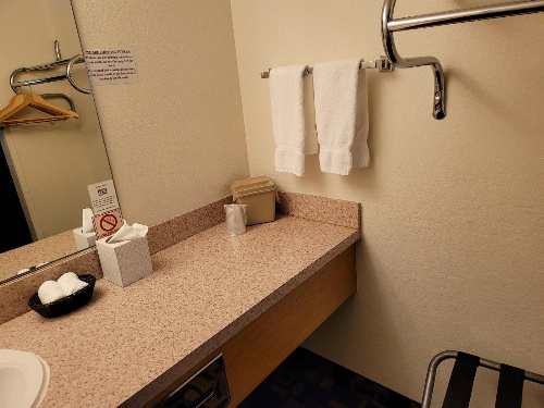 MorningGlory Inn & Suites image 2