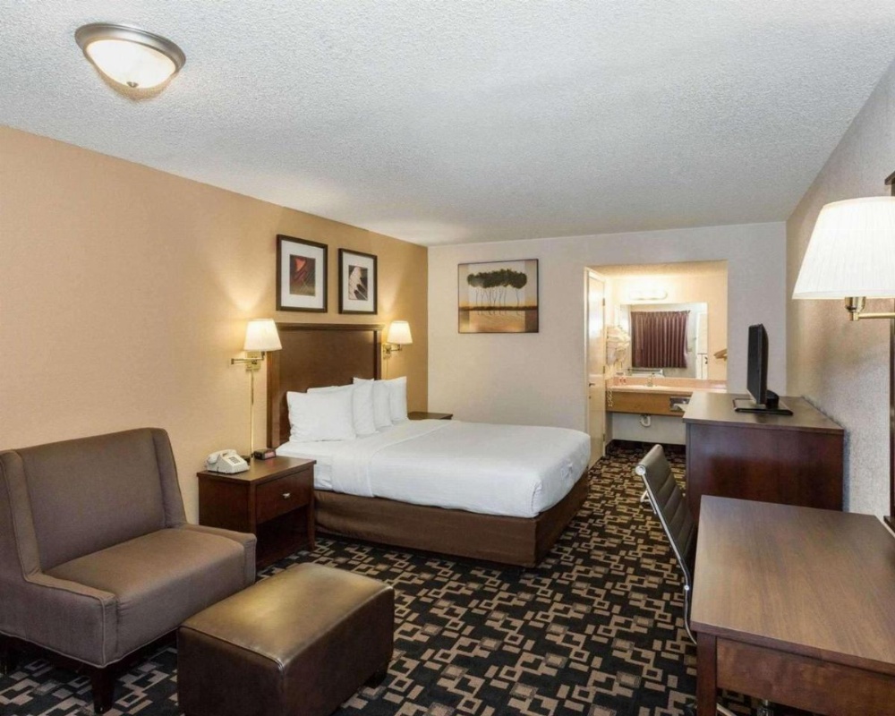 MorningGlory Inn & Suites Image 24