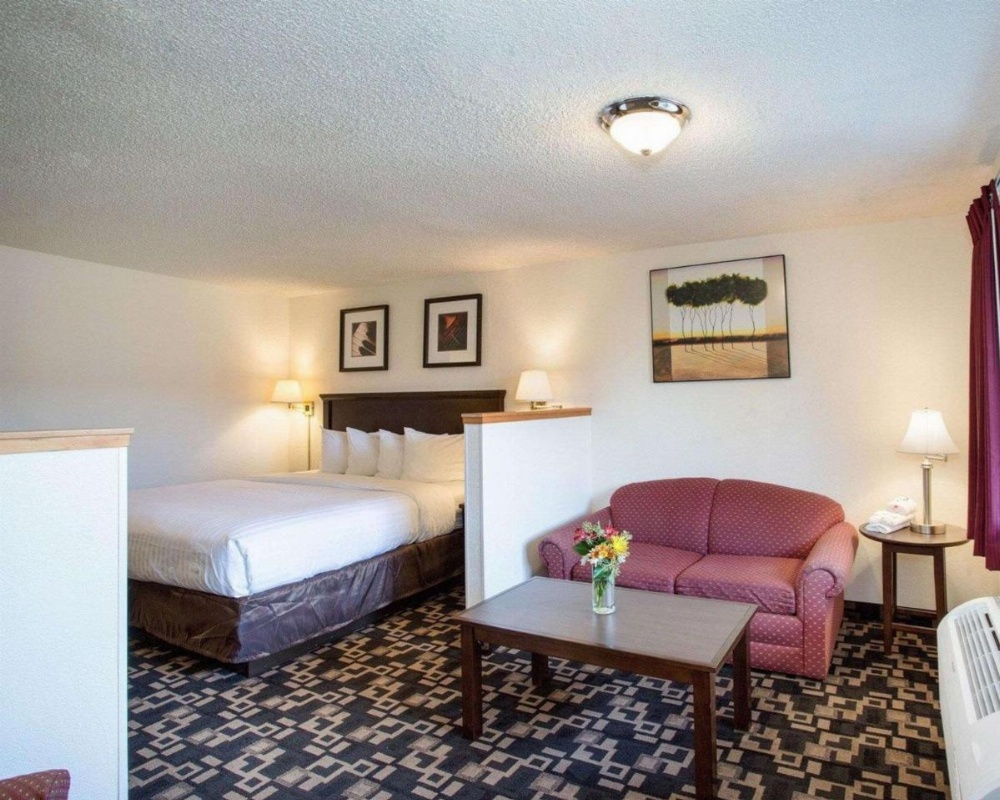MorningGlory Inn & Suites Image 26