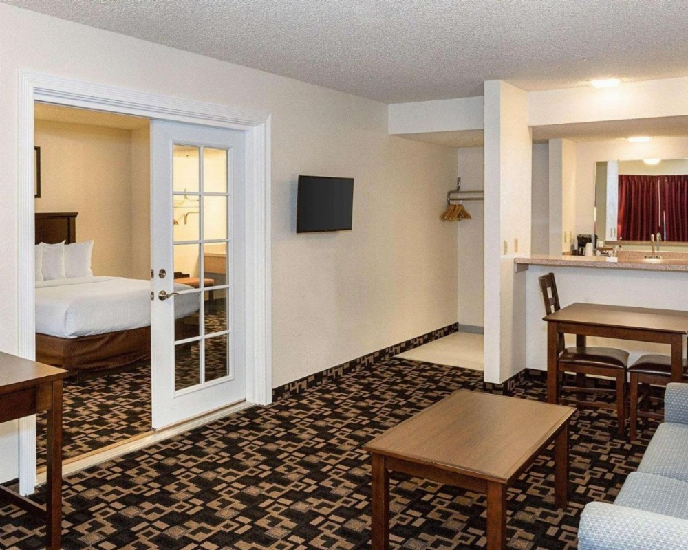 MorningGlory Inn & Suites Image 28