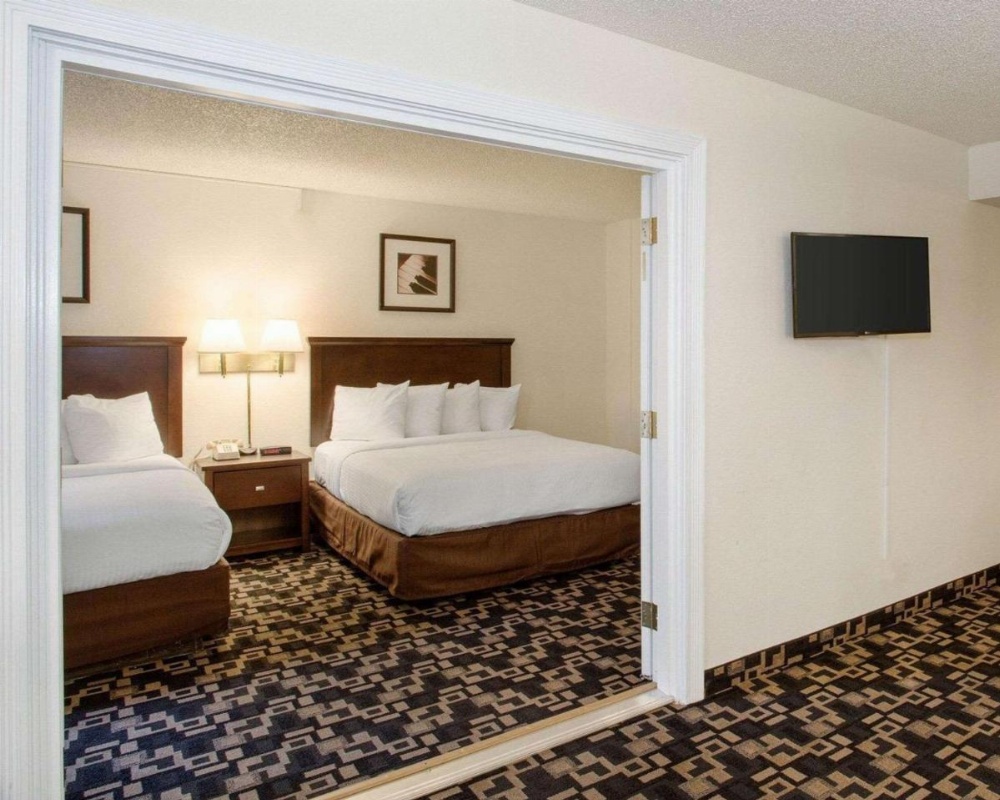 MorningGlory Inn & Suites Image 29